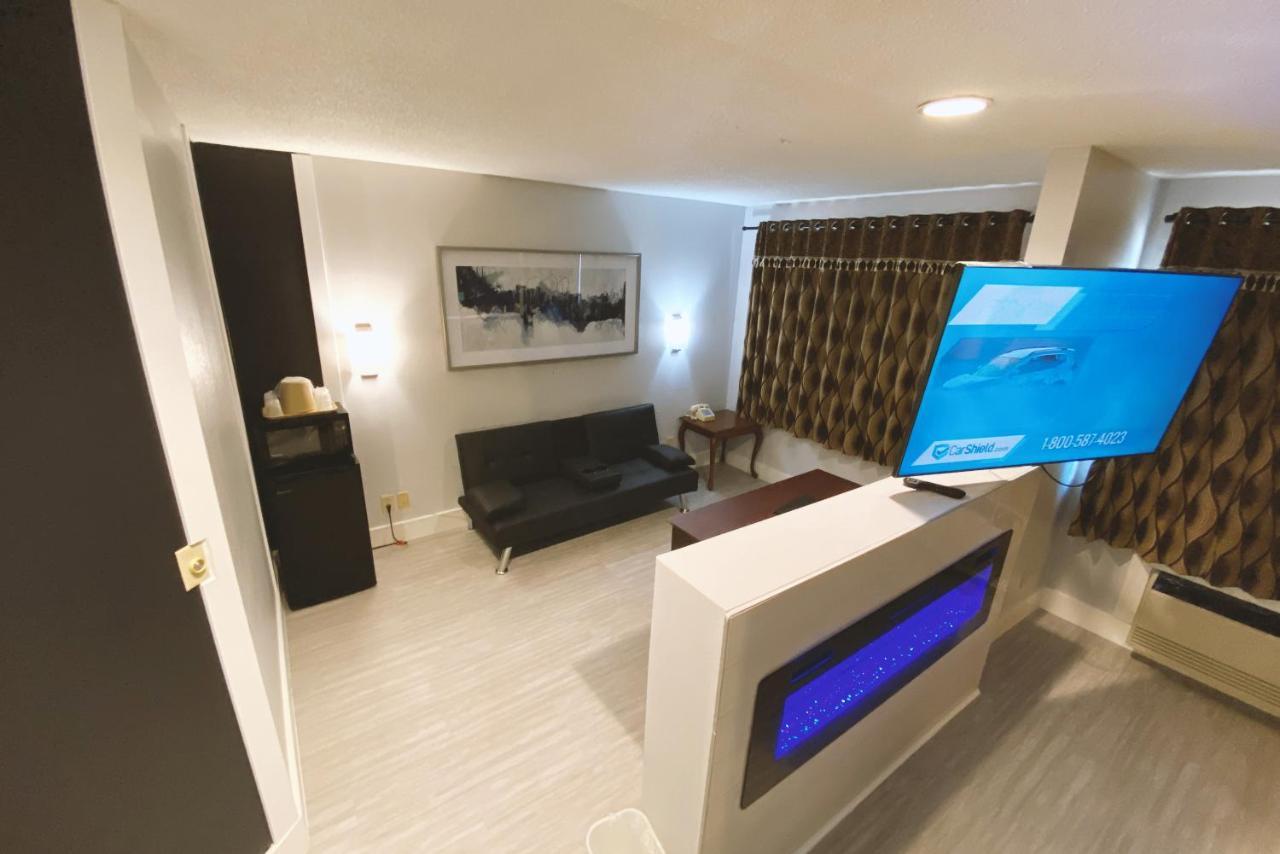 Coratel Inn & Suites By Jasper Hastings Zewnętrze zdjęcie