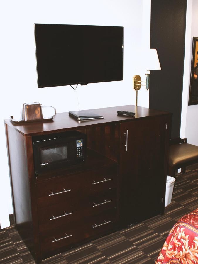 Coratel Inn & Suites By Jasper Hastings Zewnętrze zdjęcie