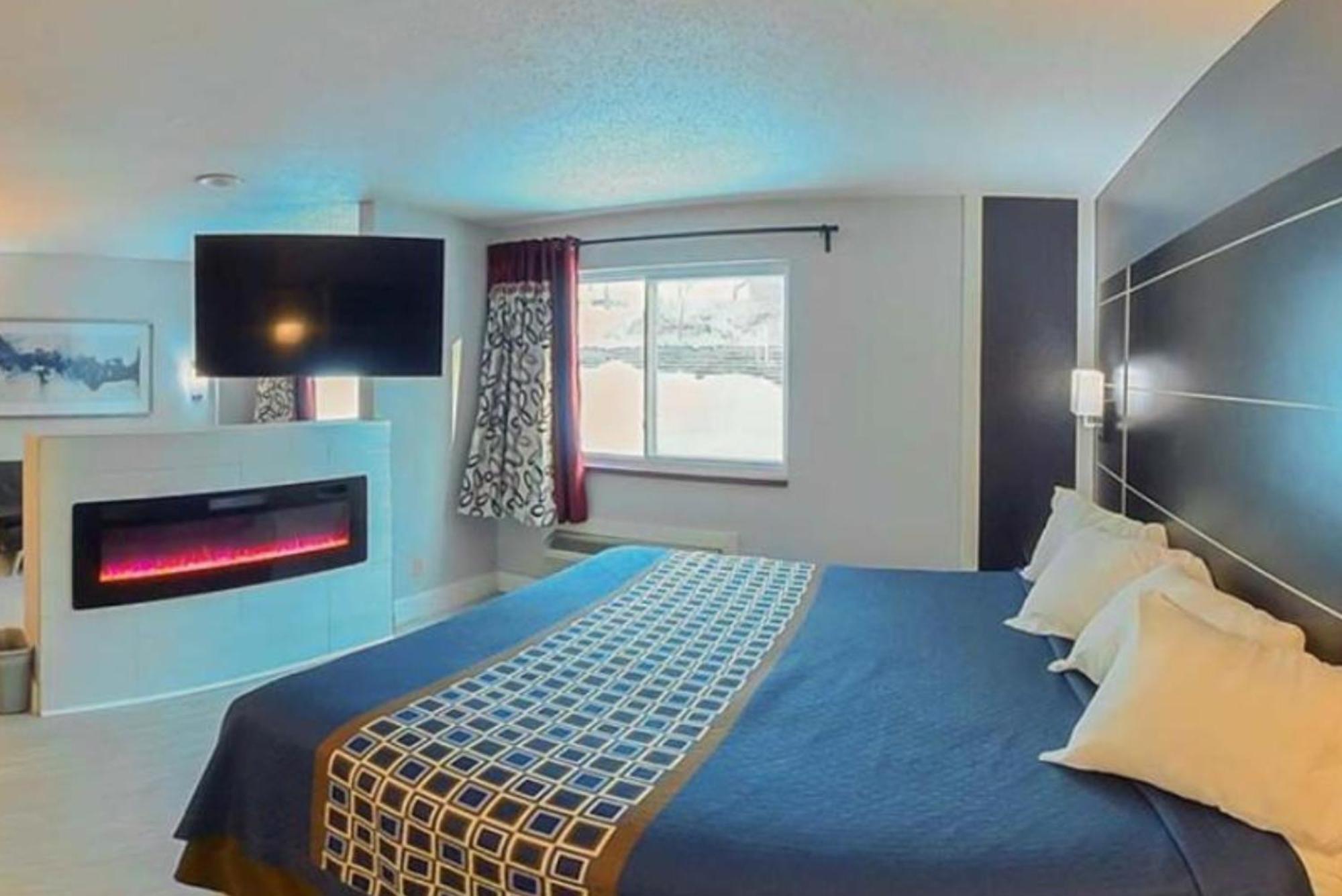 Coratel Inn & Suites By Jasper Hastings Zewnętrze zdjęcie