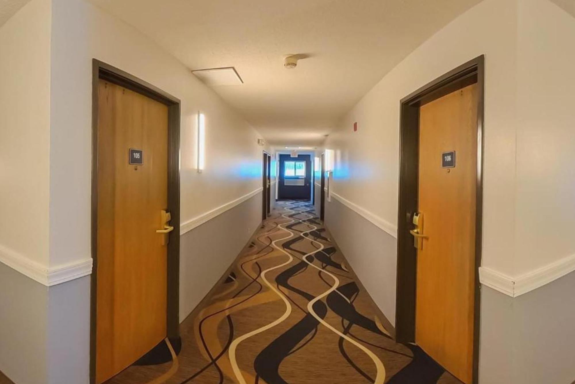 Coratel Inn & Suites By Jasper Hastings Zewnętrze zdjęcie