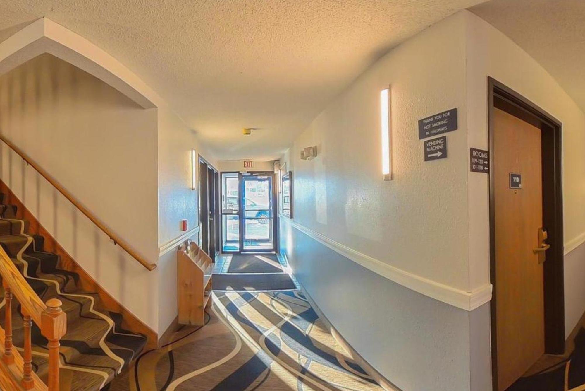 Coratel Inn & Suites By Jasper Hastings Zewnętrze zdjęcie