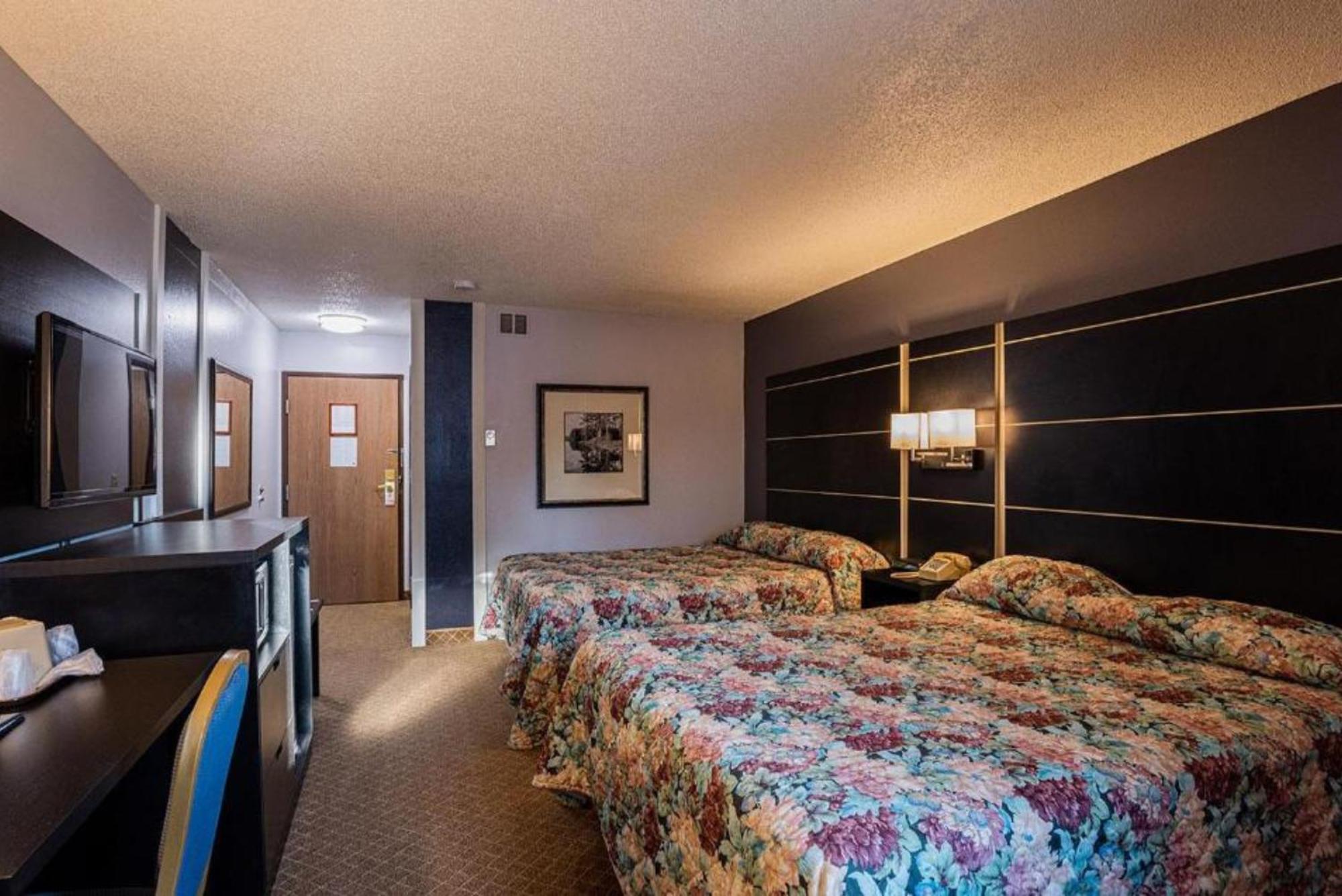 Coratel Inn & Suites By Jasper Hastings Zewnętrze zdjęcie