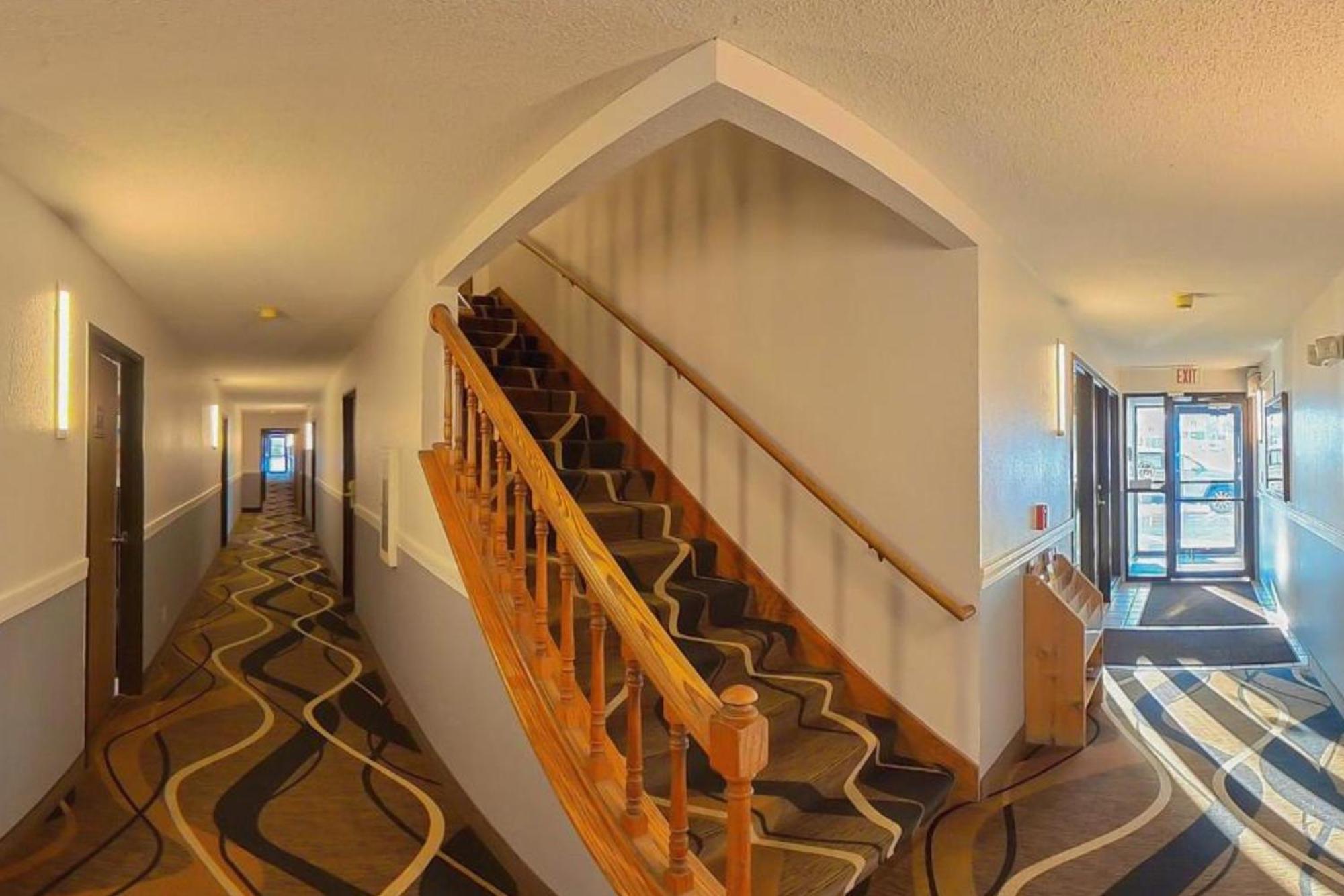 Coratel Inn & Suites By Jasper Hastings Zewnętrze zdjęcie